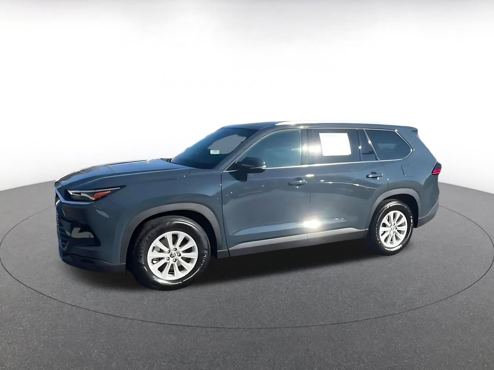 Used 2025 Toyota Grand Highlander FWD image 8