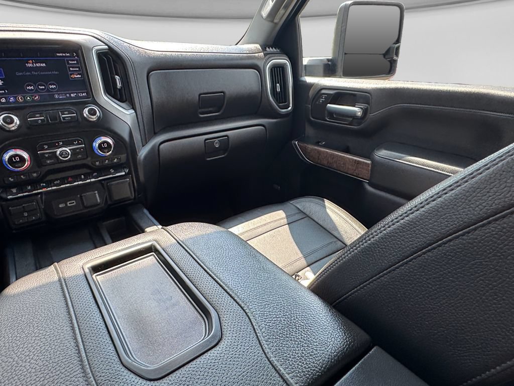 Used 2021 GMC Sierra 3500 Denali w/ Denali Ultimate Package AWD/4WD image 23