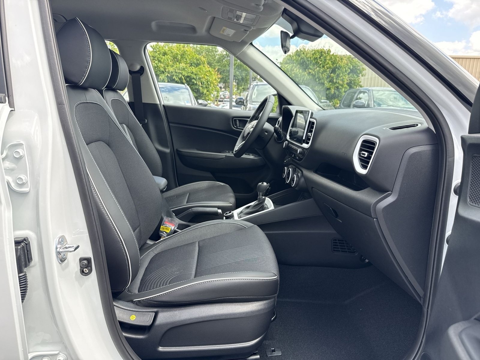 New 2026 Hyundai Venue SEL FWD image 26