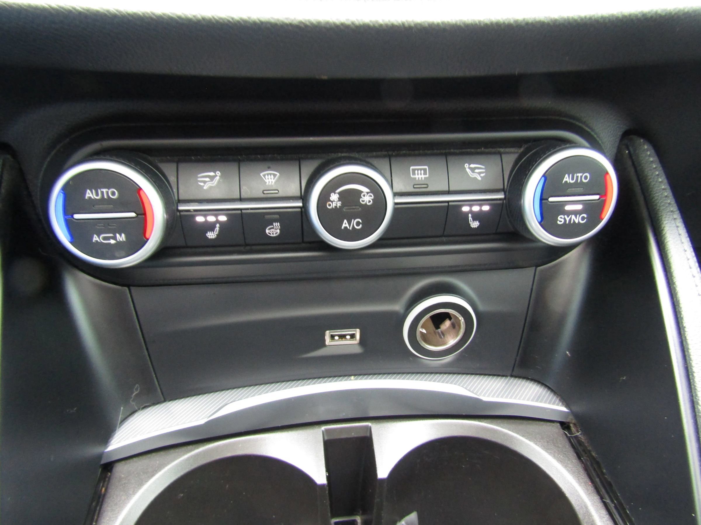 Used 2019 Alfa Romeo Stelvio Ti Sport w/ Quick Order Package 22S Sport AWD/4WD image 30