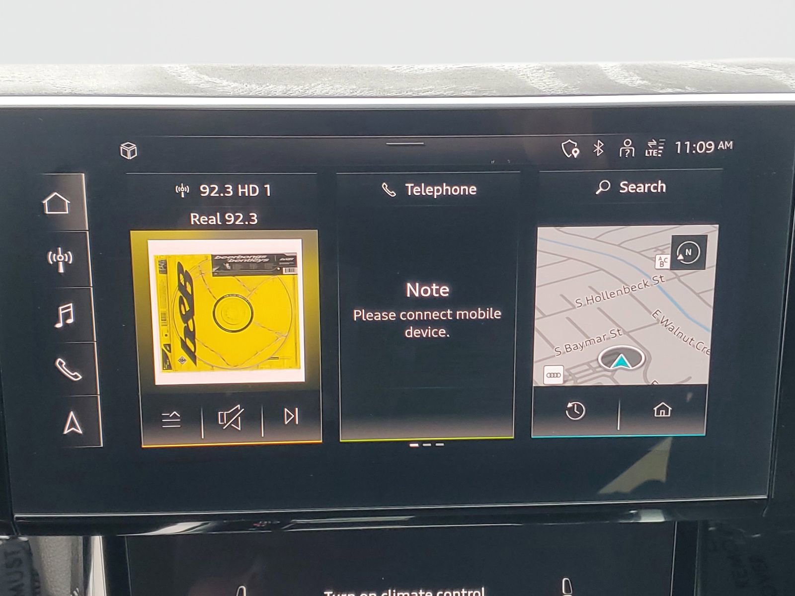 Used 2024 Audi Q8 e-tron Premium Plus w/ Premium Plus Package image 25