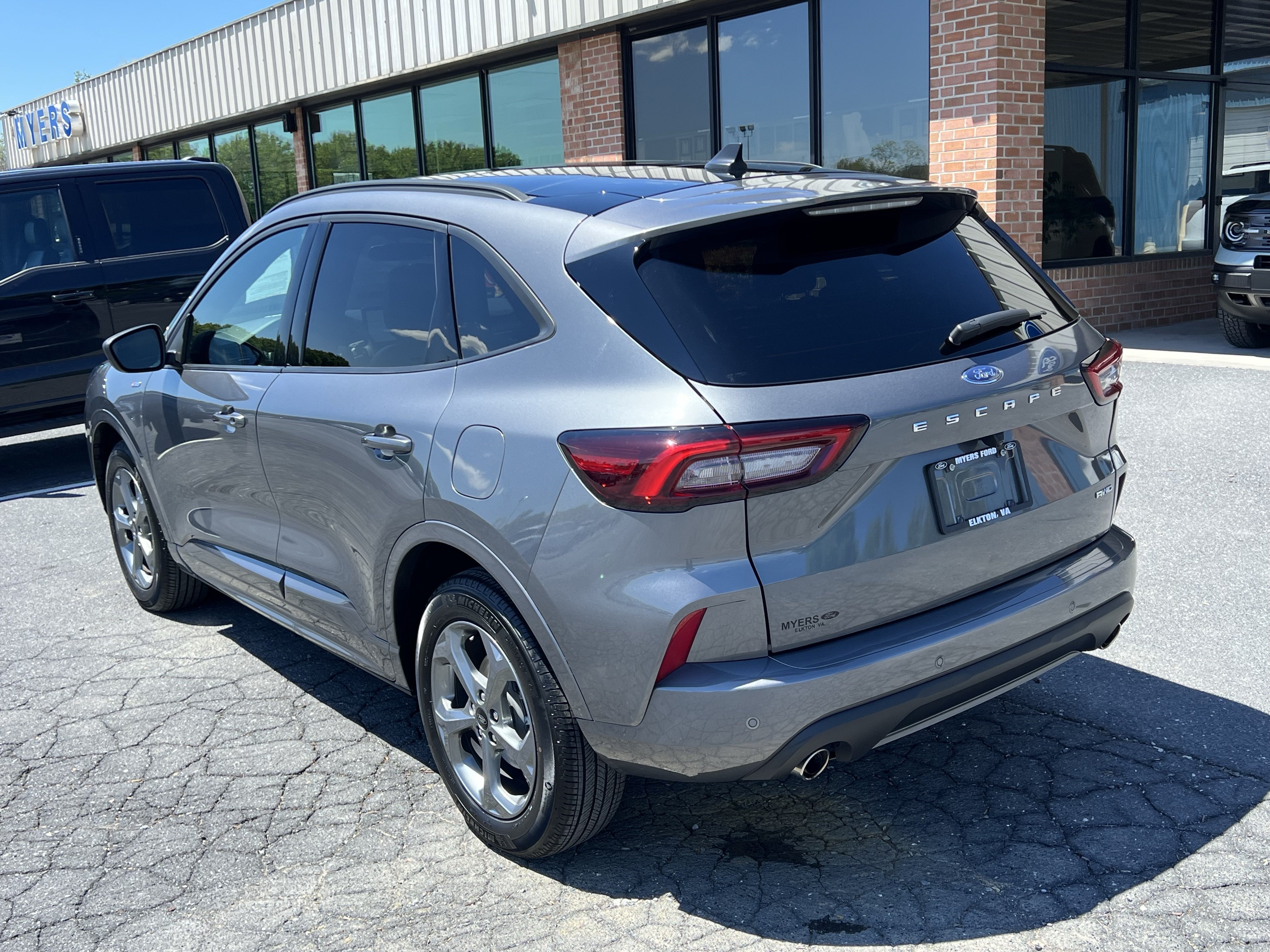 Used 2024 Ford Escape ST-Line w/ Tech Pack #1 AWD/4WD image 8