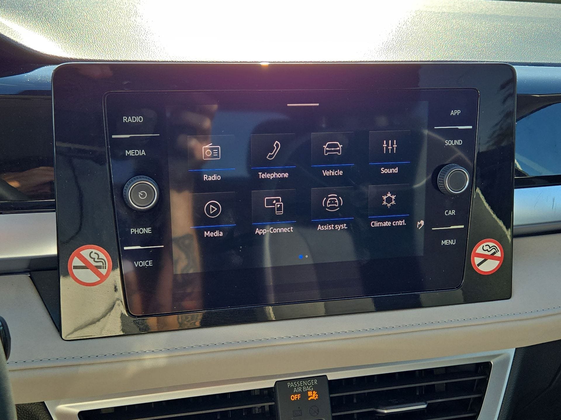 Used 2025 Volkswagen Taos SE FWD image 19
