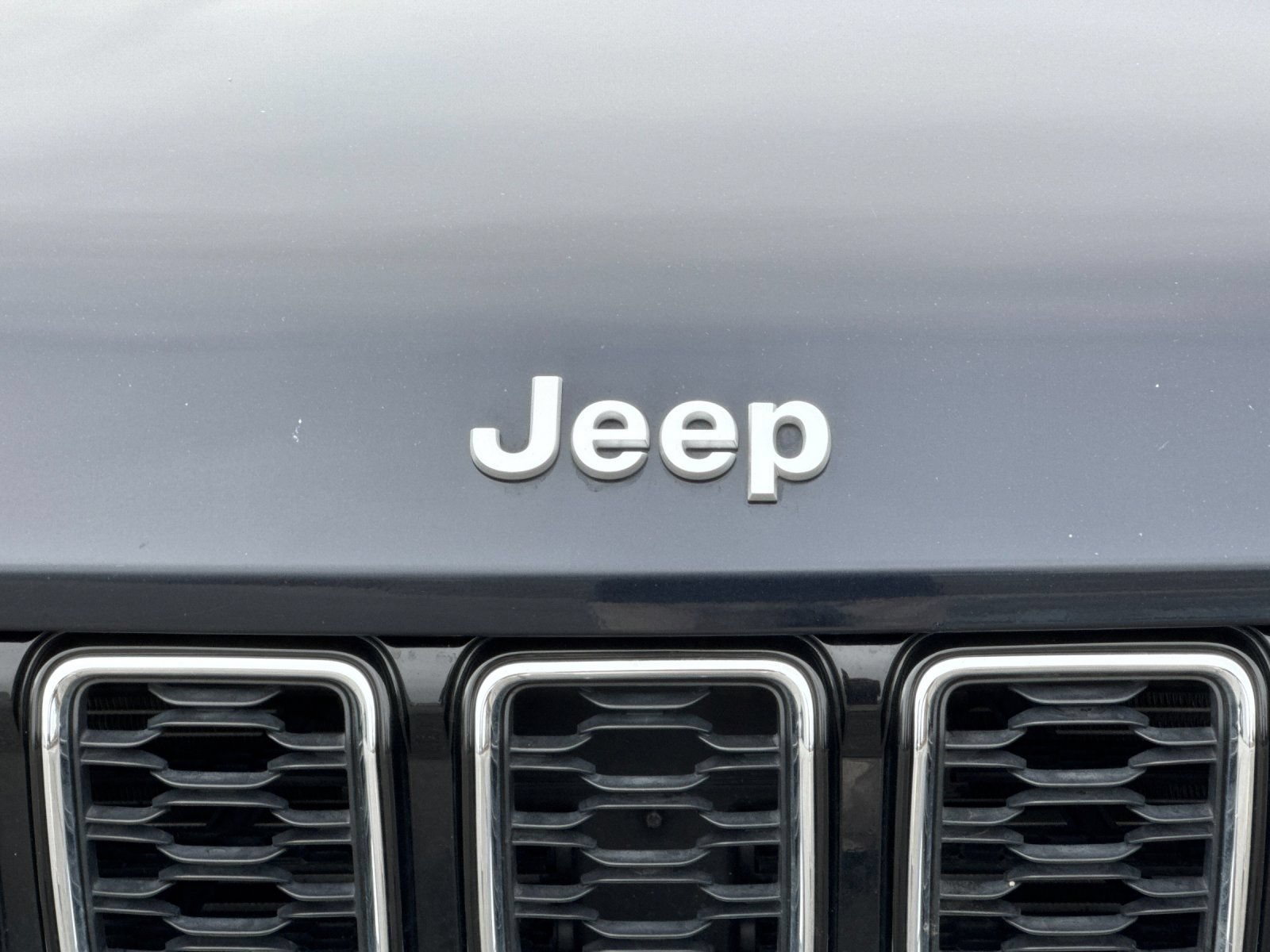 Used 2024 Jeep Grand Cherokee Limited AWD/4WD image 38