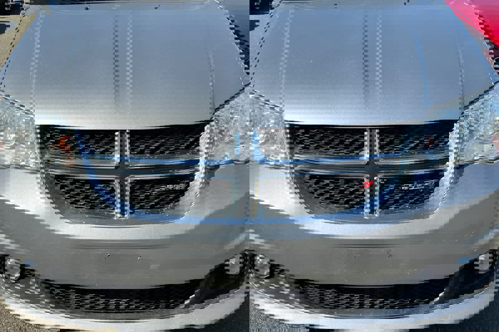 Used 2019 Dodge Grand Caravan SXT image 12