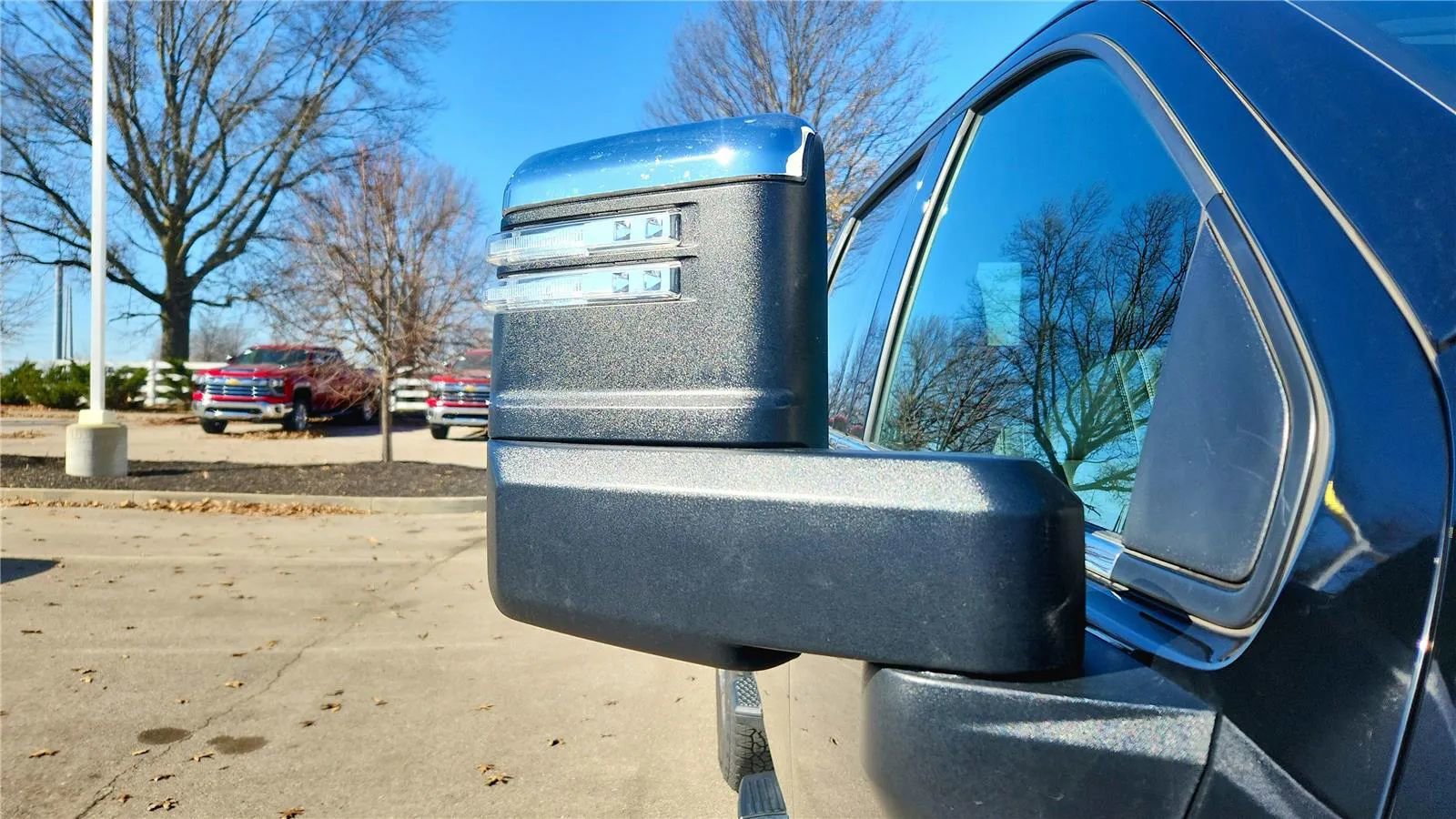 Used 2022 Chevrolet Silverado 3500 High Country w/ Safety Package II image 7