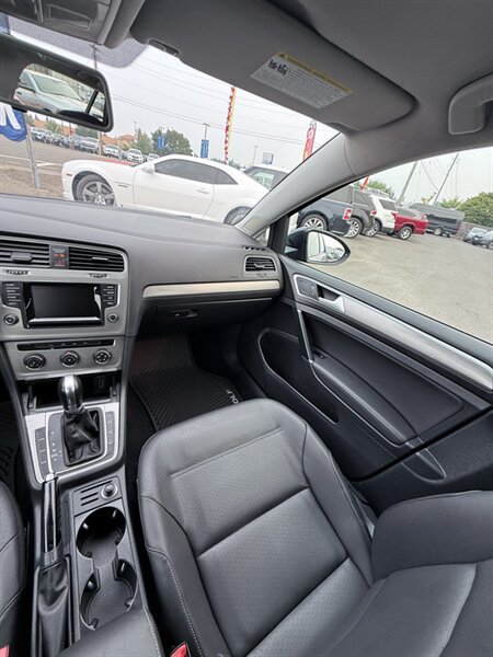 Used 2015 Volkswagen Golf S FWD image 19