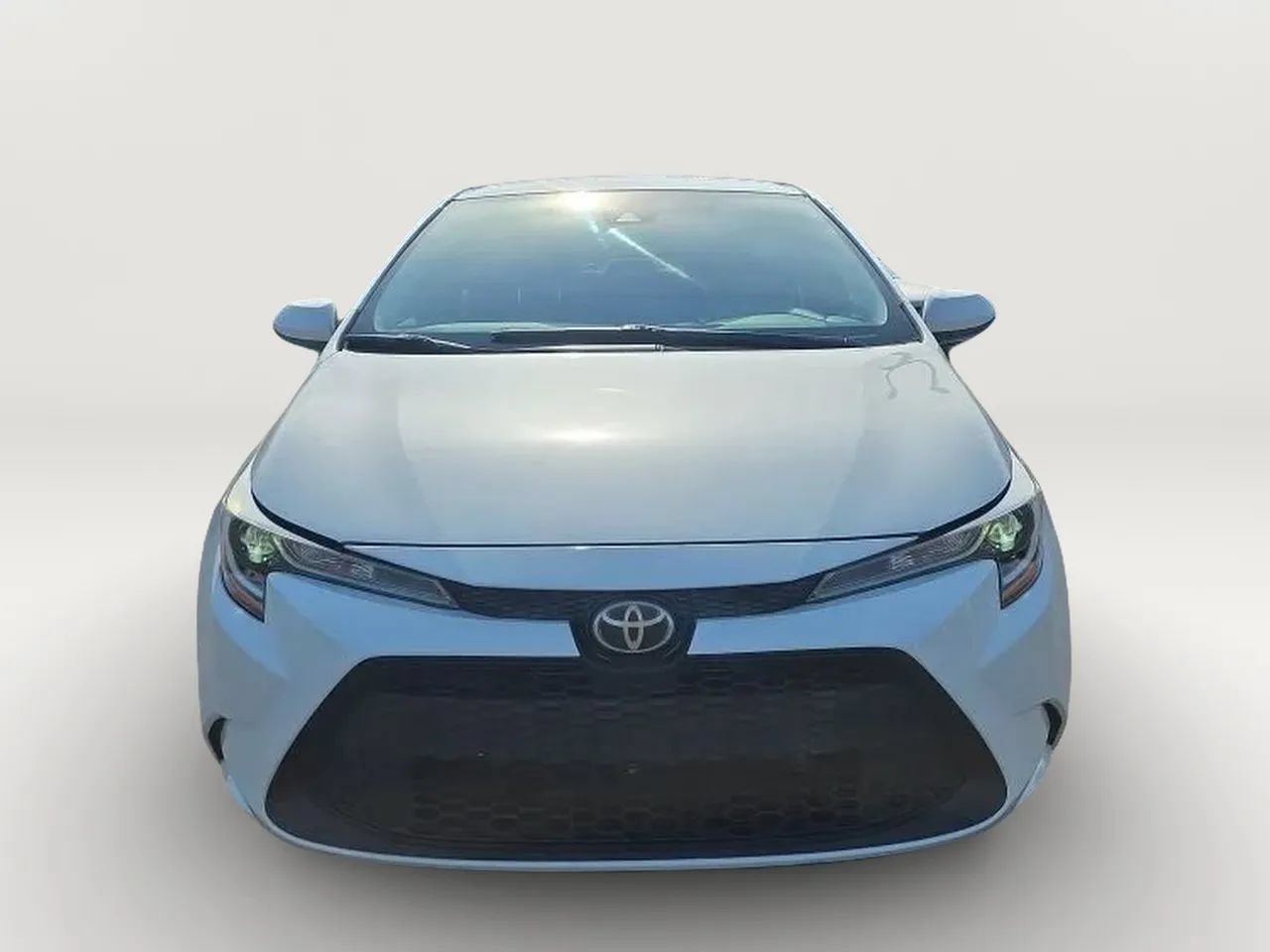 Used 2020 Toyota Corolla LE FWD image 4