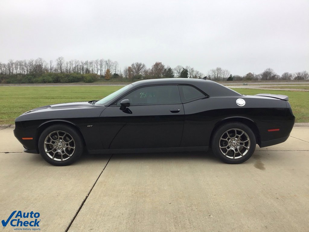 Used 2017 Dodge Challenger GT w/ Driver Convenience Group image 8
