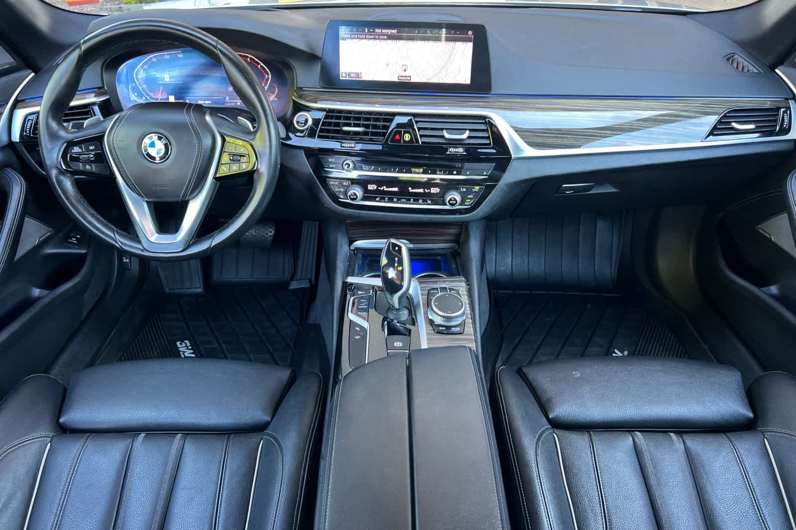 Used 2020 BMW 530i w/ Premium Package RWD image 3