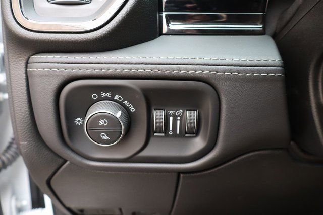 Used 2025 RAM 3500 Limited w/ Max Tow Package image 17