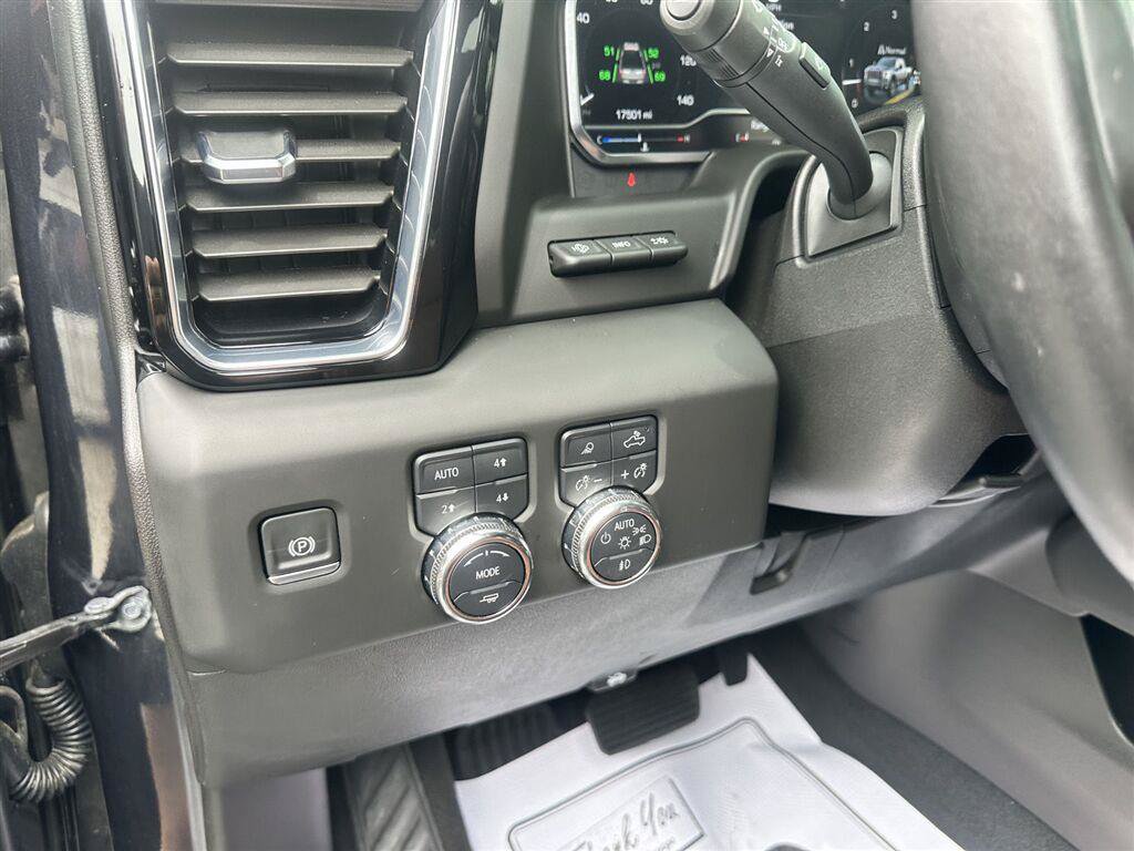 Used 2025 GMC Sierra 3500 Denali Ultimate AWD/4WD image 32