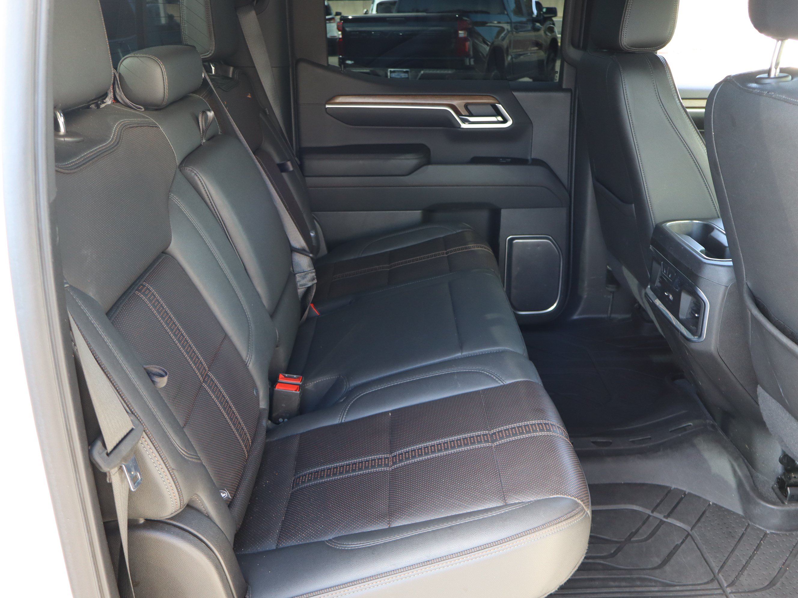 Used 2022 Chevrolet Silverado 1500 High Country w/ High Country Premium Package AWD/4WD image 37