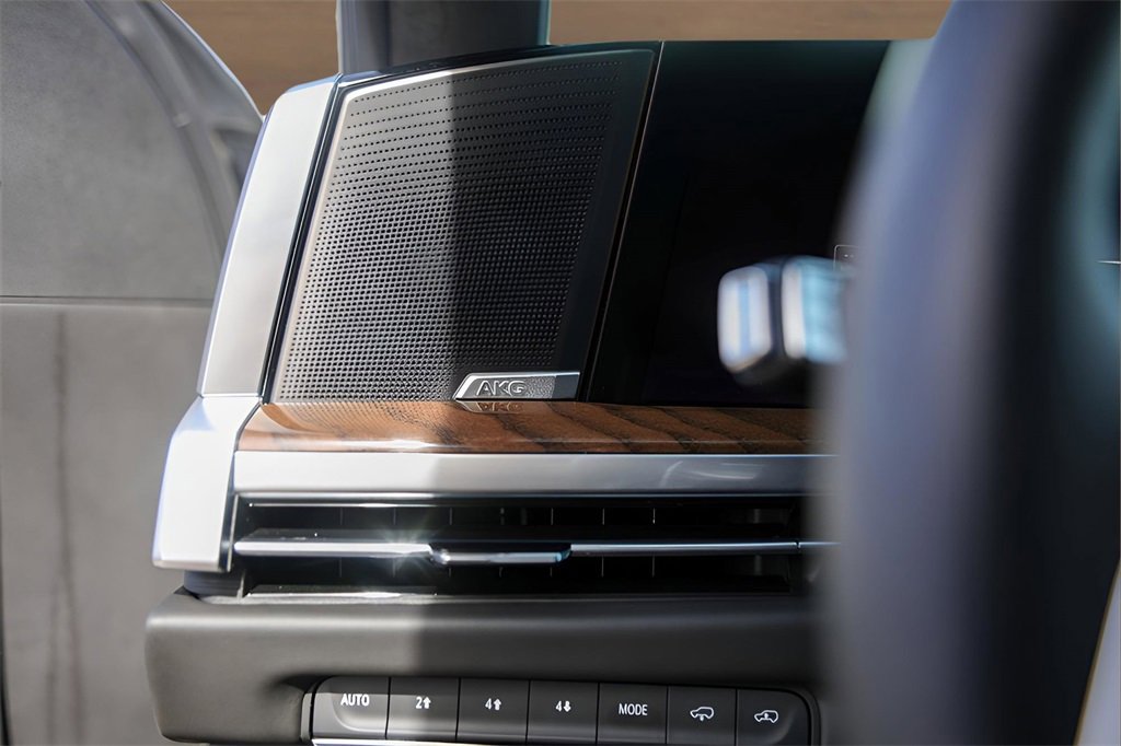 Certified 2025 Cadillac Escalade Sport Platinum image 15