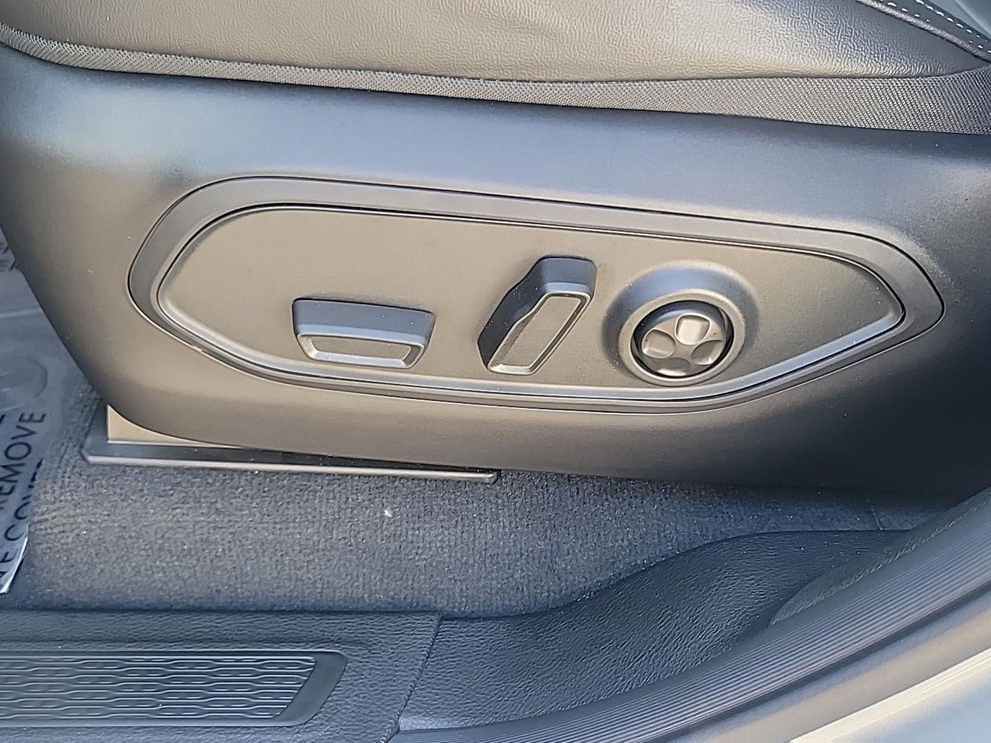 New 2025 Jeep Grand Cherokee L Altitude AWD/4WD image 26