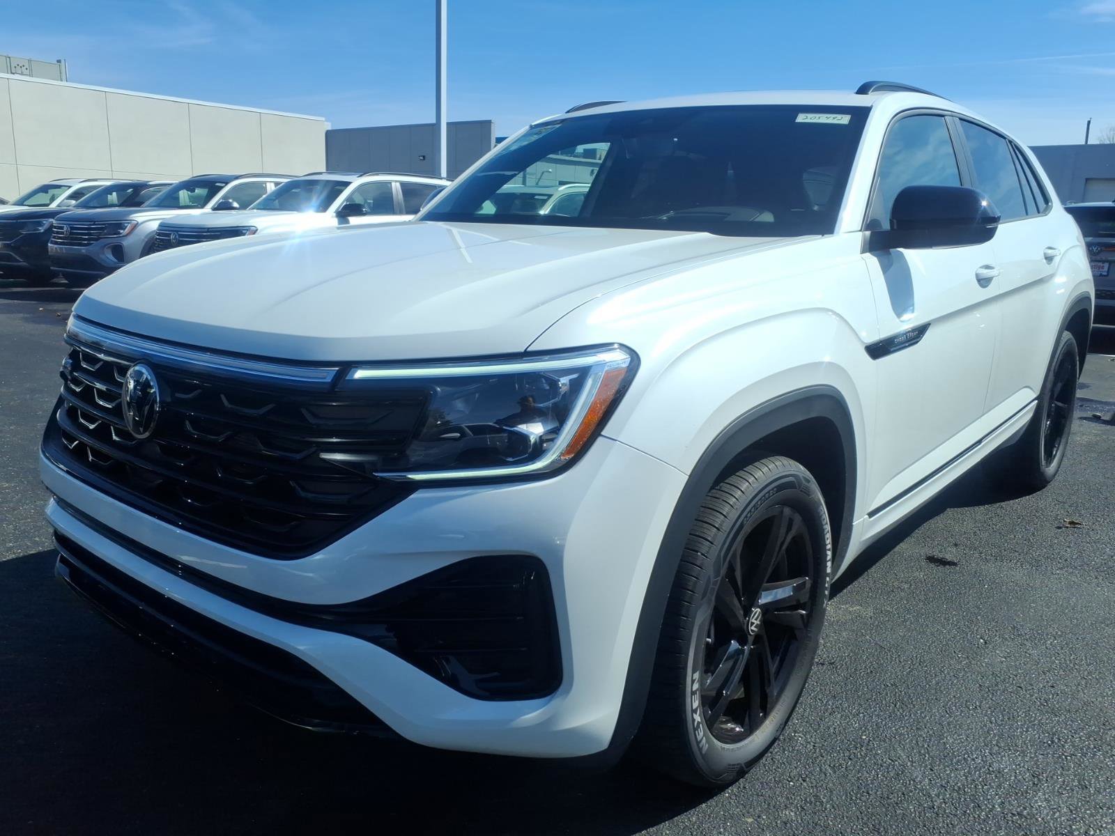 New 2026 Volkswagen Atlas Cross Sport SEL R-Line image 4