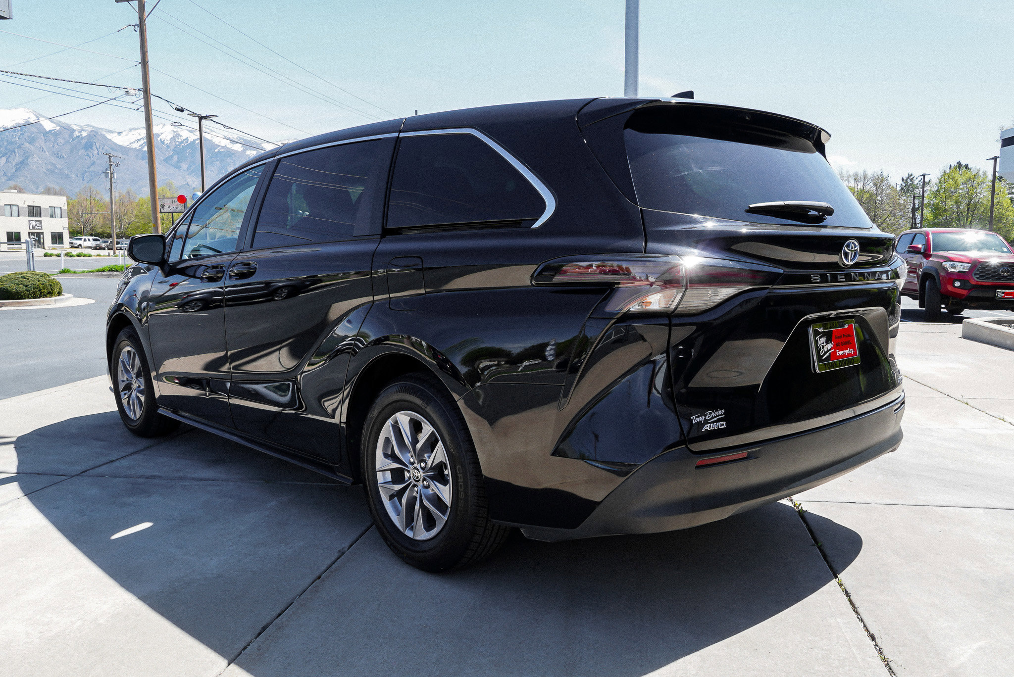 Used 2023 Toyota Sienna LE image 6