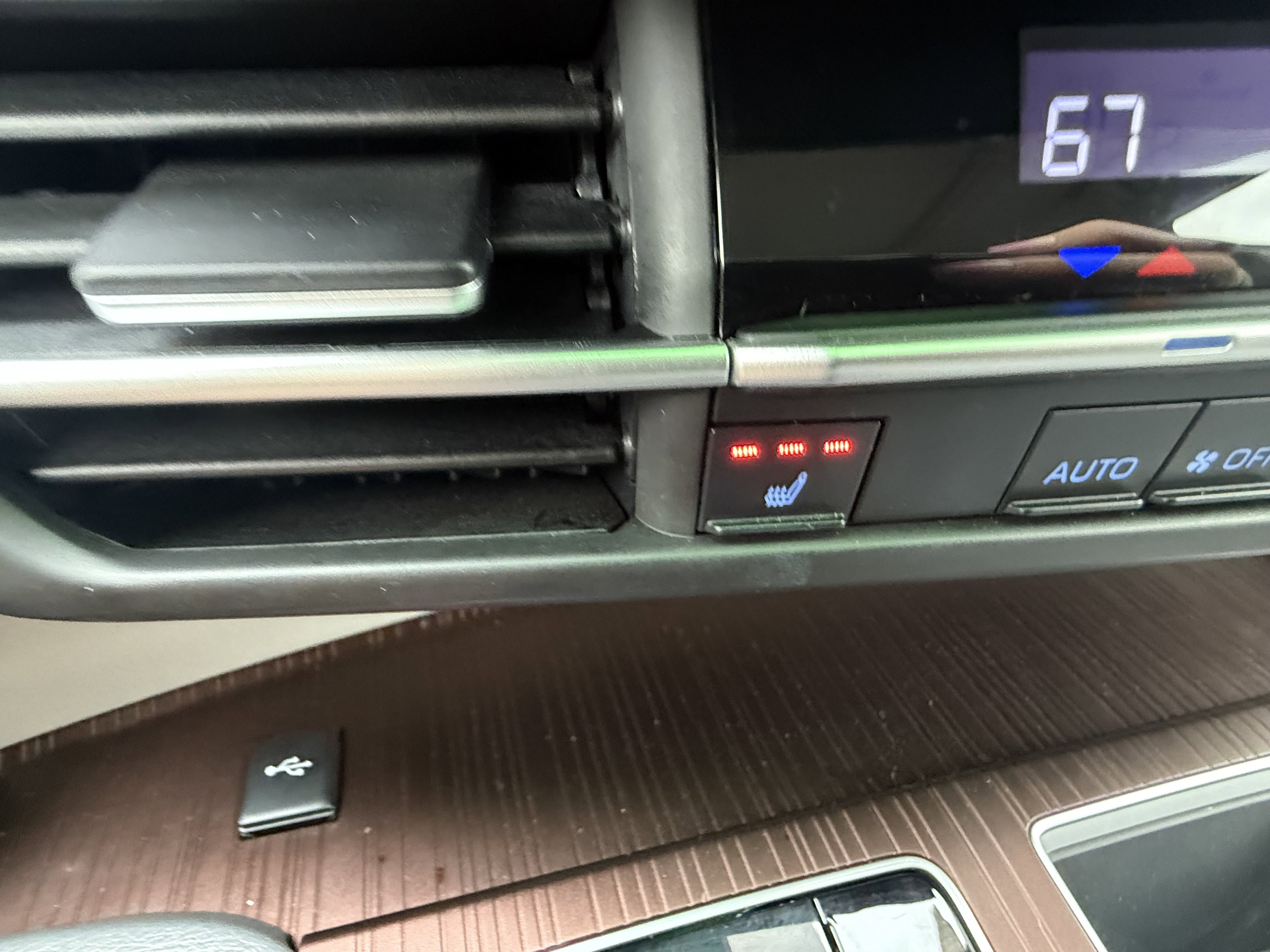 Certified 2023 Toyota Sienna XLE FWD image 14