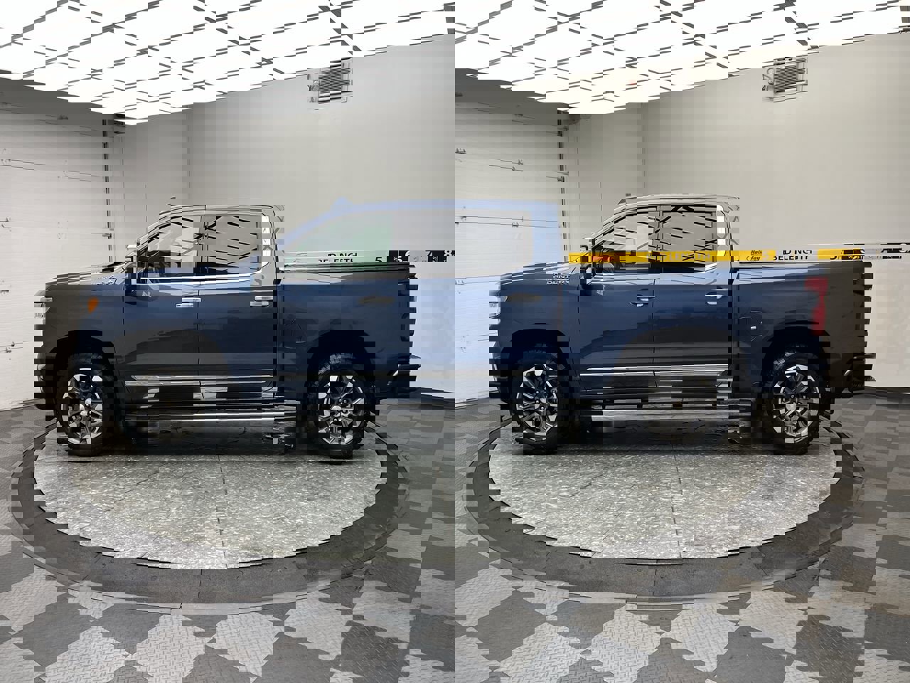 Certified 2024 Chevrolet Silverado 1500 High Country w/ Technology Package image 6