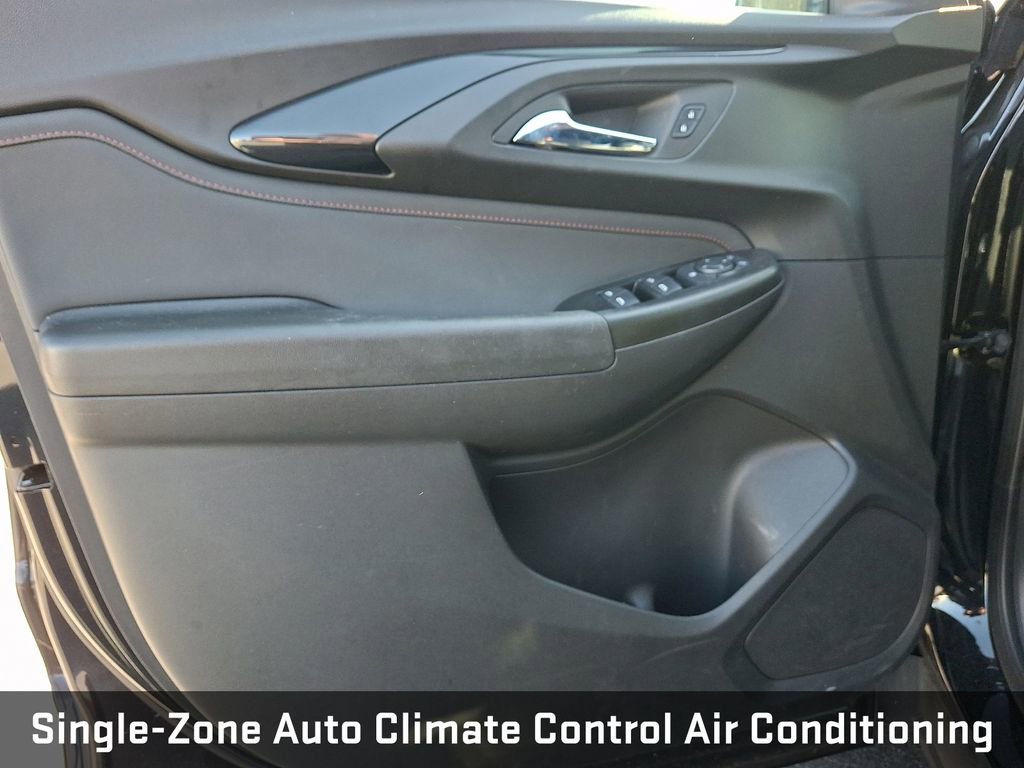 Used 2023 Chevrolet TrailBlazer RS w/ Convenience Package image 15