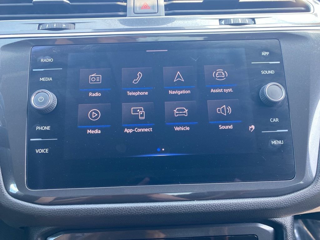 Used 2024 Volkswagen Tiguan SE image 35