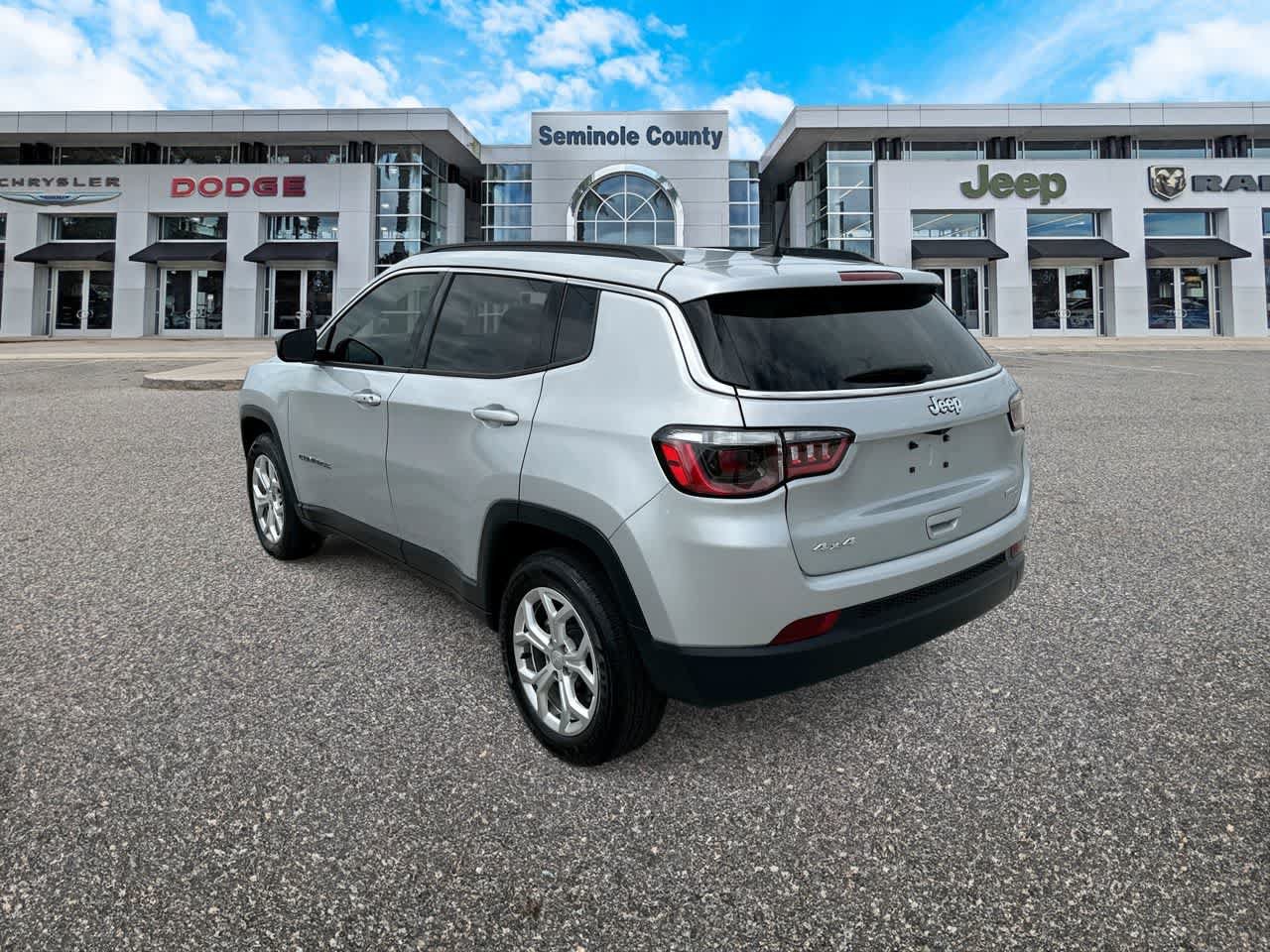 Certified 2024 Jeep Compass Latitude AWD/4WD image 6