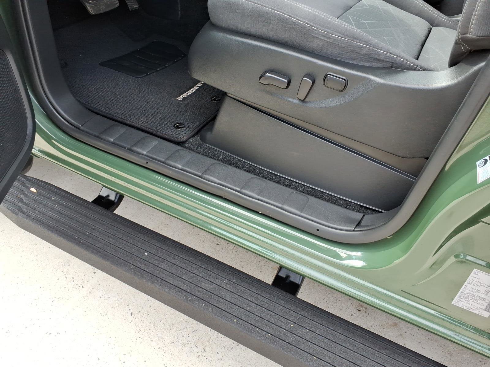 Used 2025 Nissan Frontier SV w/ SV Convenience Package image 12