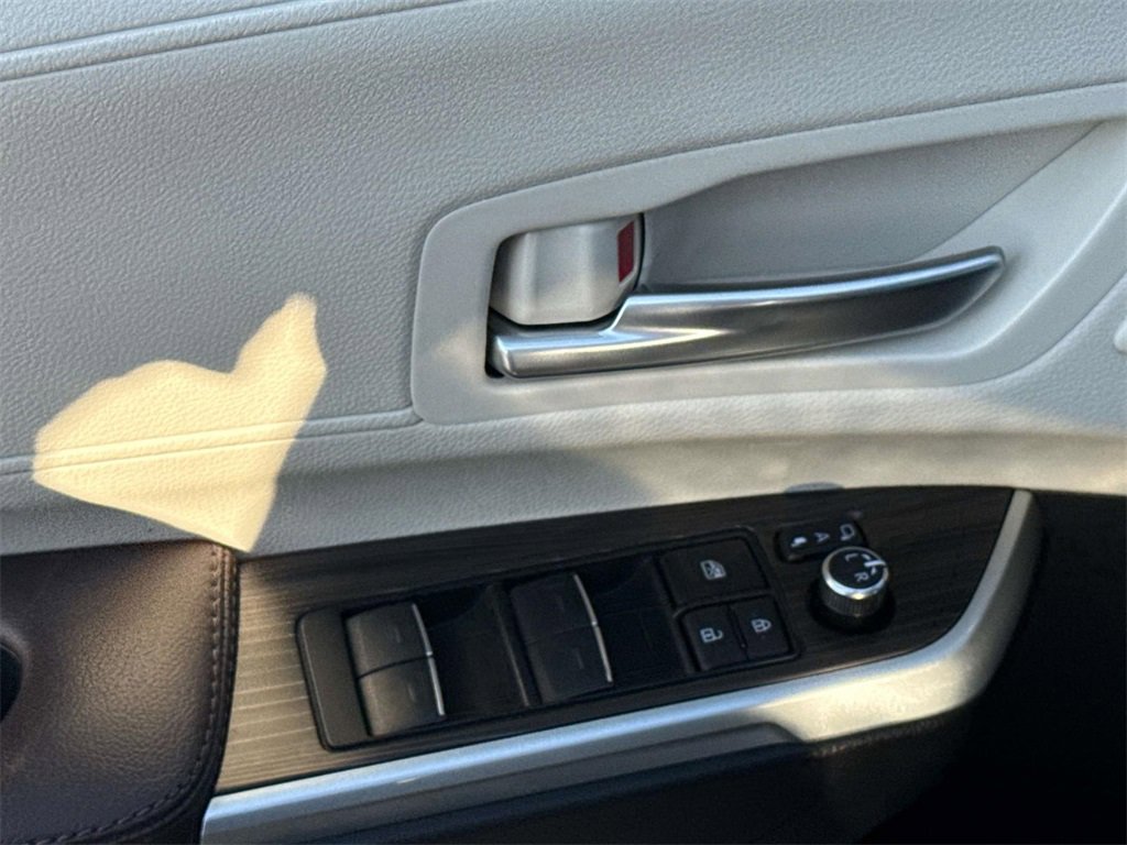 Certified 2023 Toyota Sienna Platinum image 26