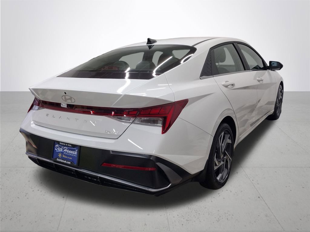 New 2026 Hyundai Elantra Limited image 12