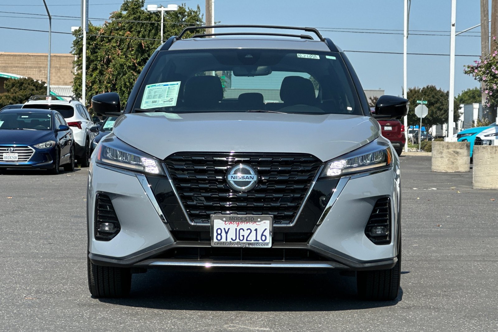 Used 2021 Nissan Kicks SR w/ Interior Electronics Package FWD image 9