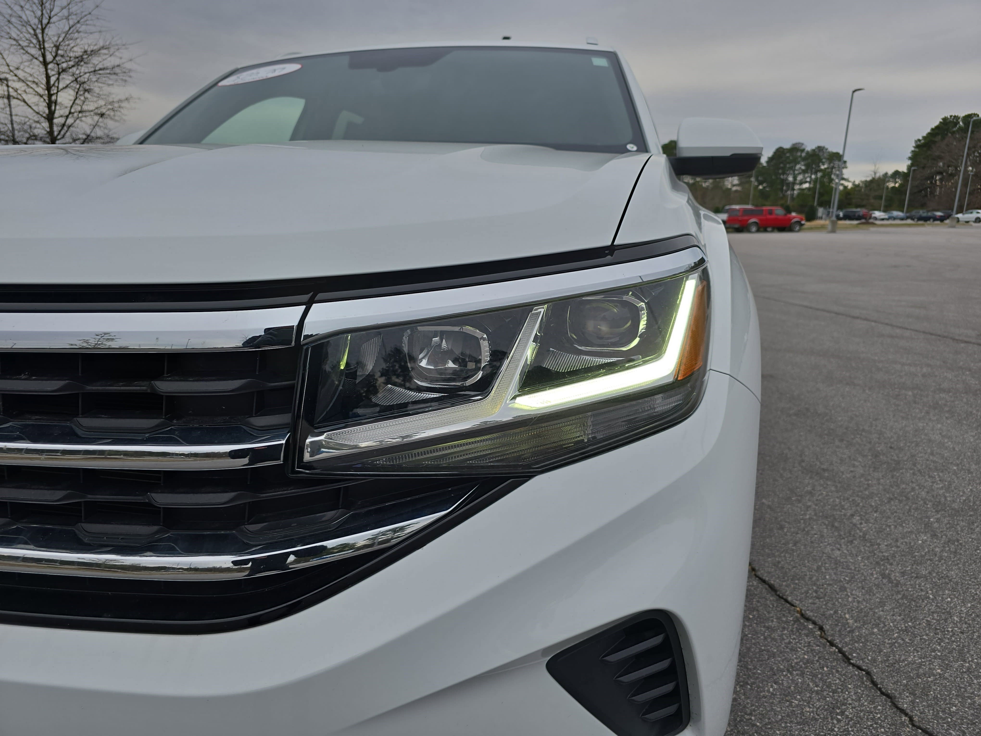 Used 2023 Volkswagen Atlas Cross Sport SE image 30