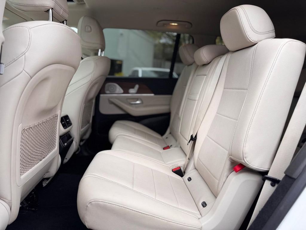 Used 2022 Mercedes-Benz GLS 450 4MATIC image 23
