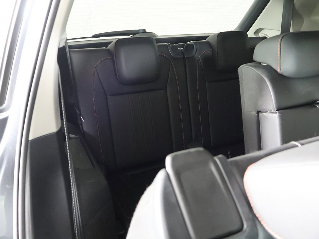 Used 2024 Volkswagen Tiguan SE image 35