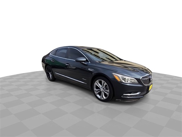Used 2018 Buick LaCrosse Avenir image 2