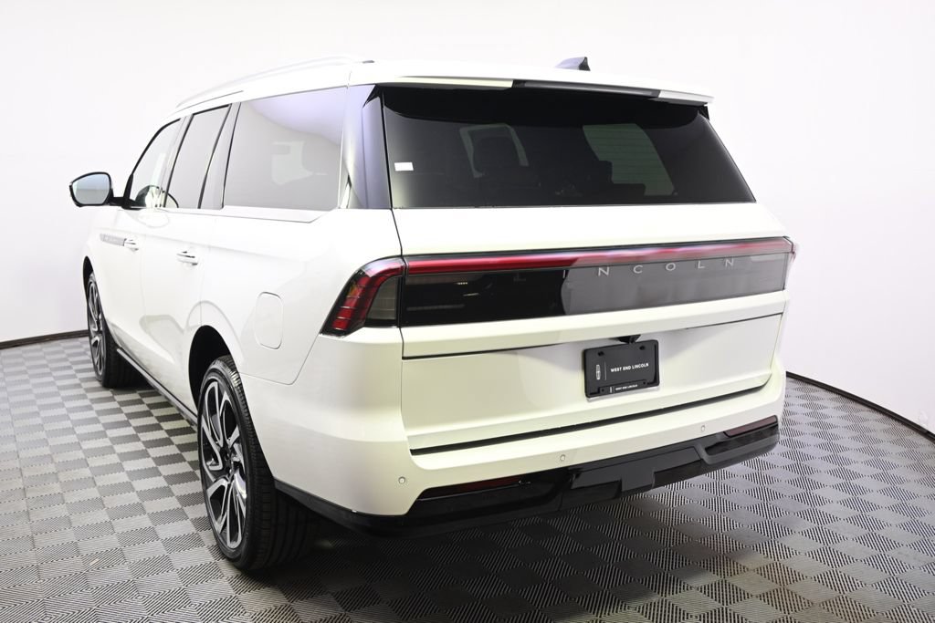 New 2026 Lincoln Navigator Black Label AWD/4WD image 4