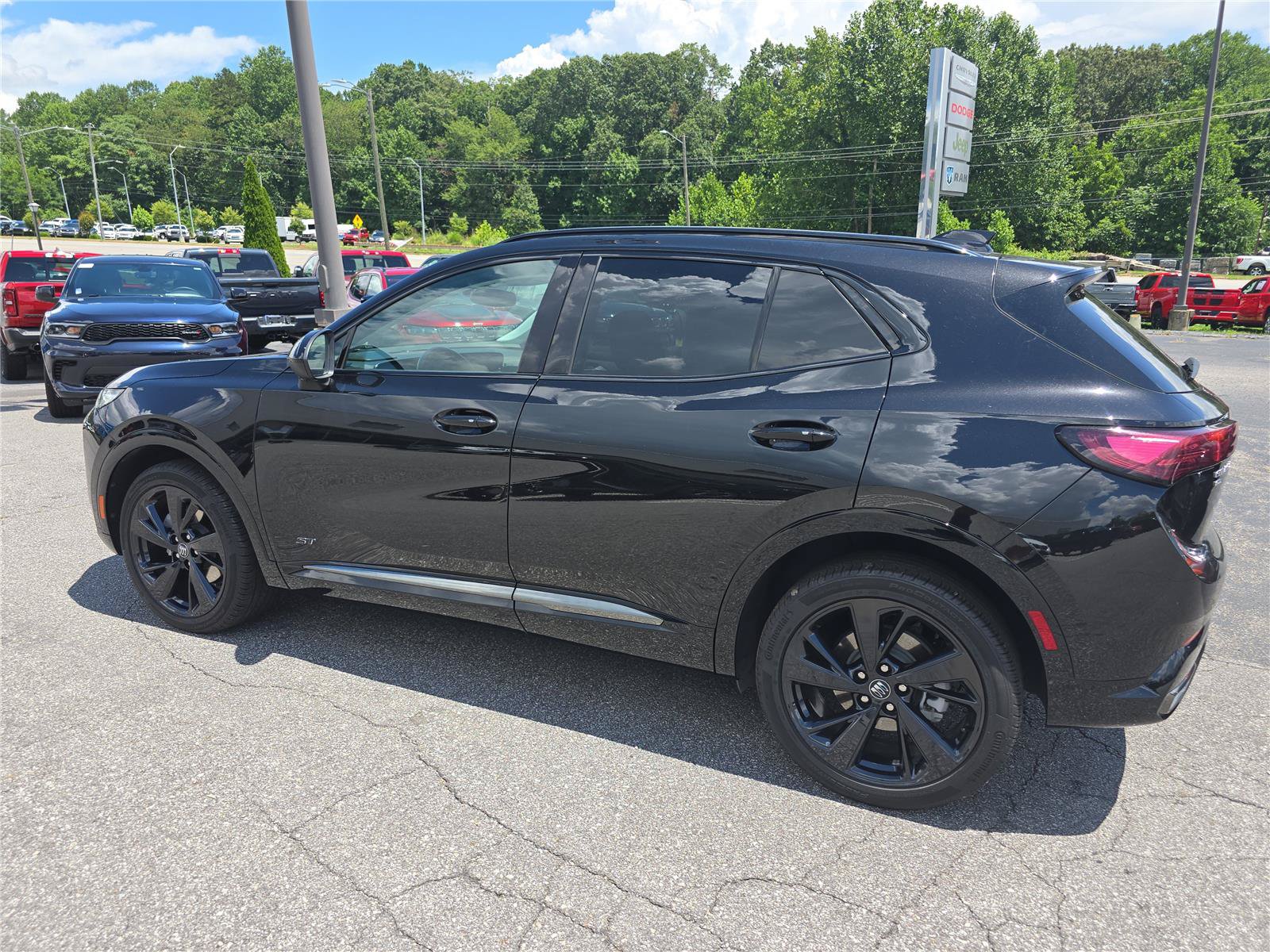 Used 2025 Buick Envision Sport Touring AWD/4WD image 5