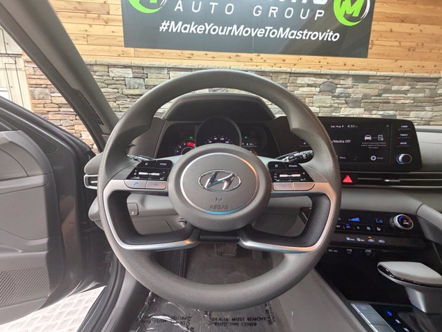 Certified 2023 Hyundai Elantra SEL w/ Preferred Accessory Package FWD image 20