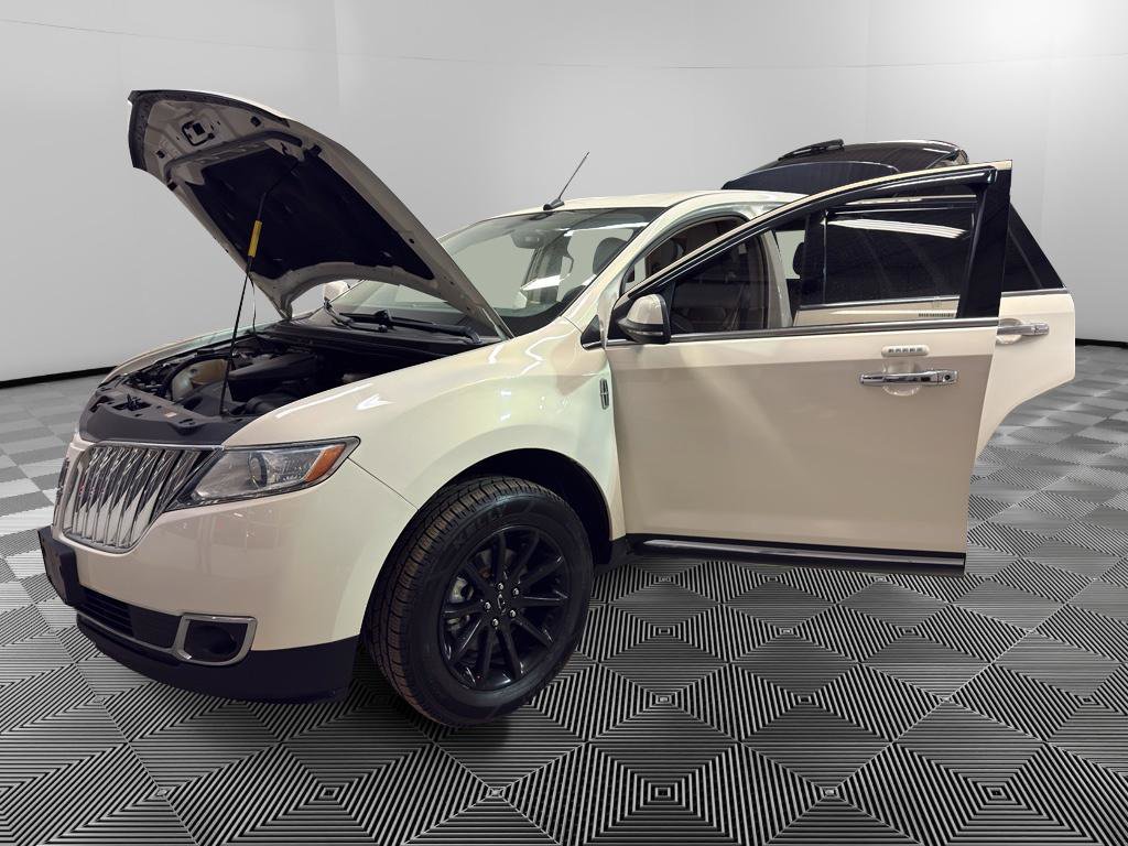 Used 2012 Lincoln MKX AWD image 9