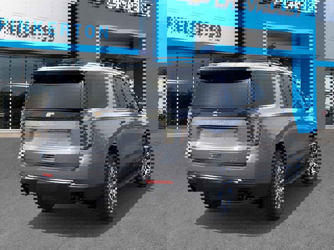 New 2026 Chevrolet Suburban Premier image 4