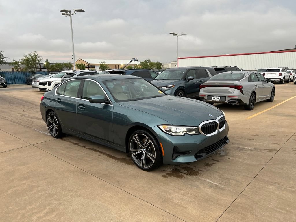 Used 2020 BMW 330i xDrive Sedan w/ Premium Package AWD/4WD image 4