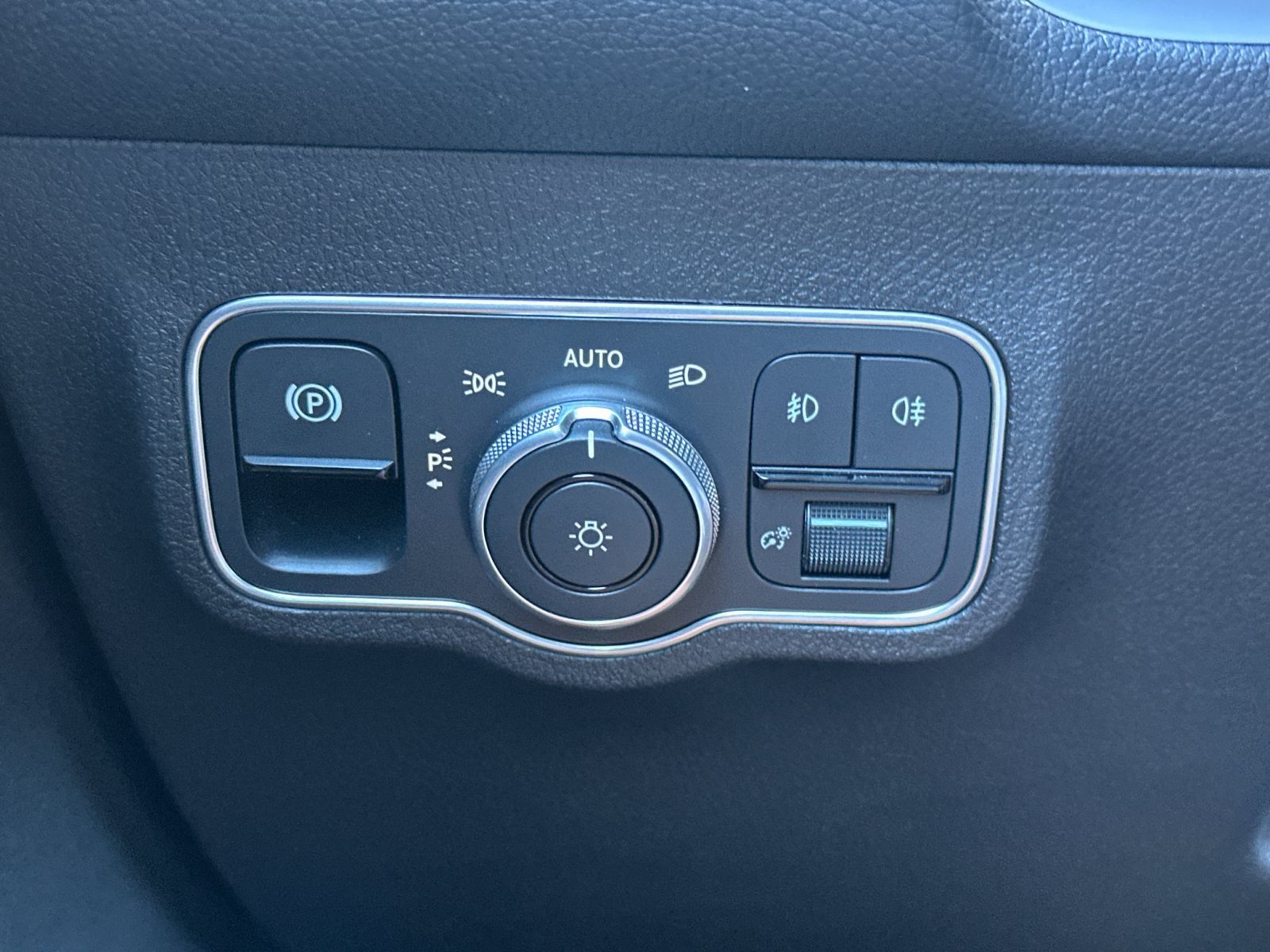 Certified 2026 Mercedes-Benz GLB 250 image 29