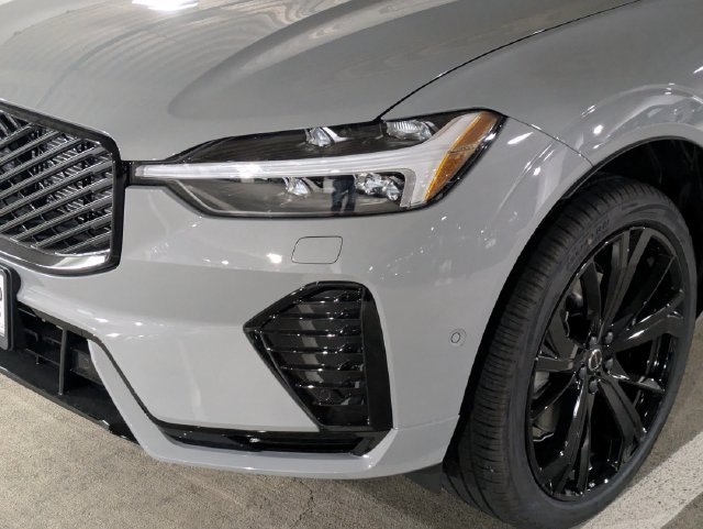New 2026 Volvo XC60 T8 Ultra w/ Climate Package AWD/4WD image 9