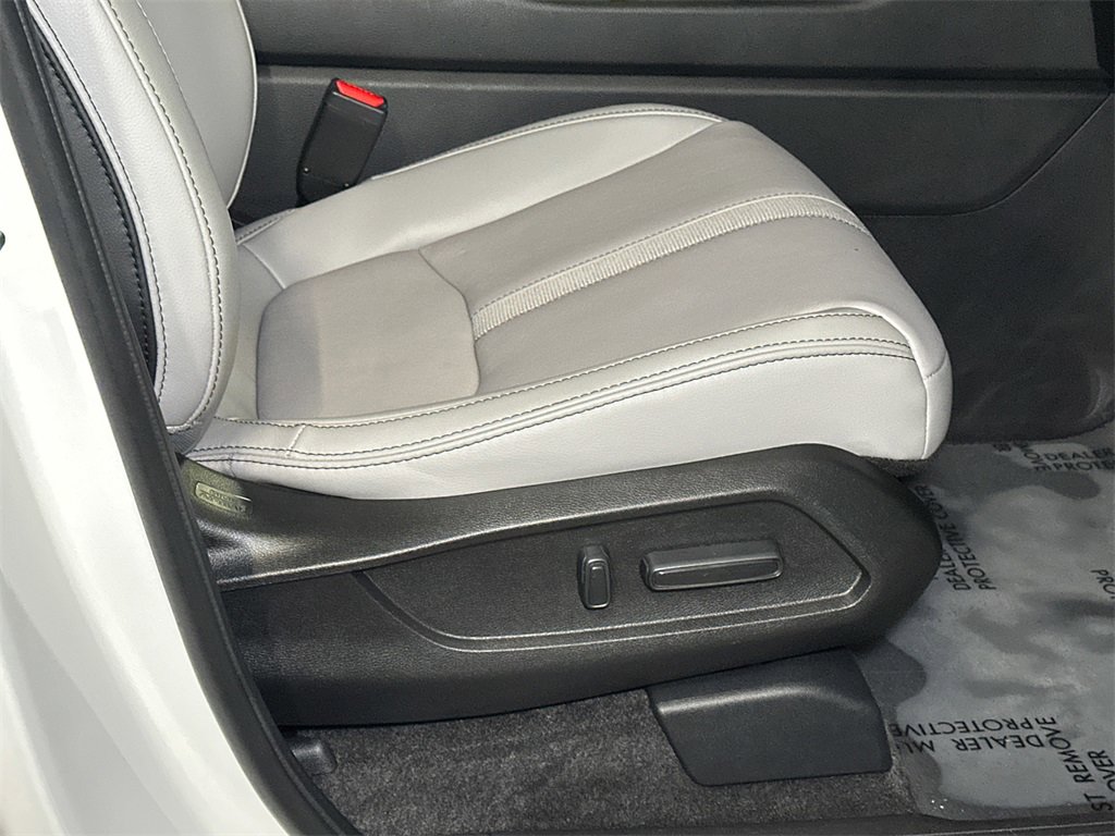Used 2023 Honda Pilot Touring image 14