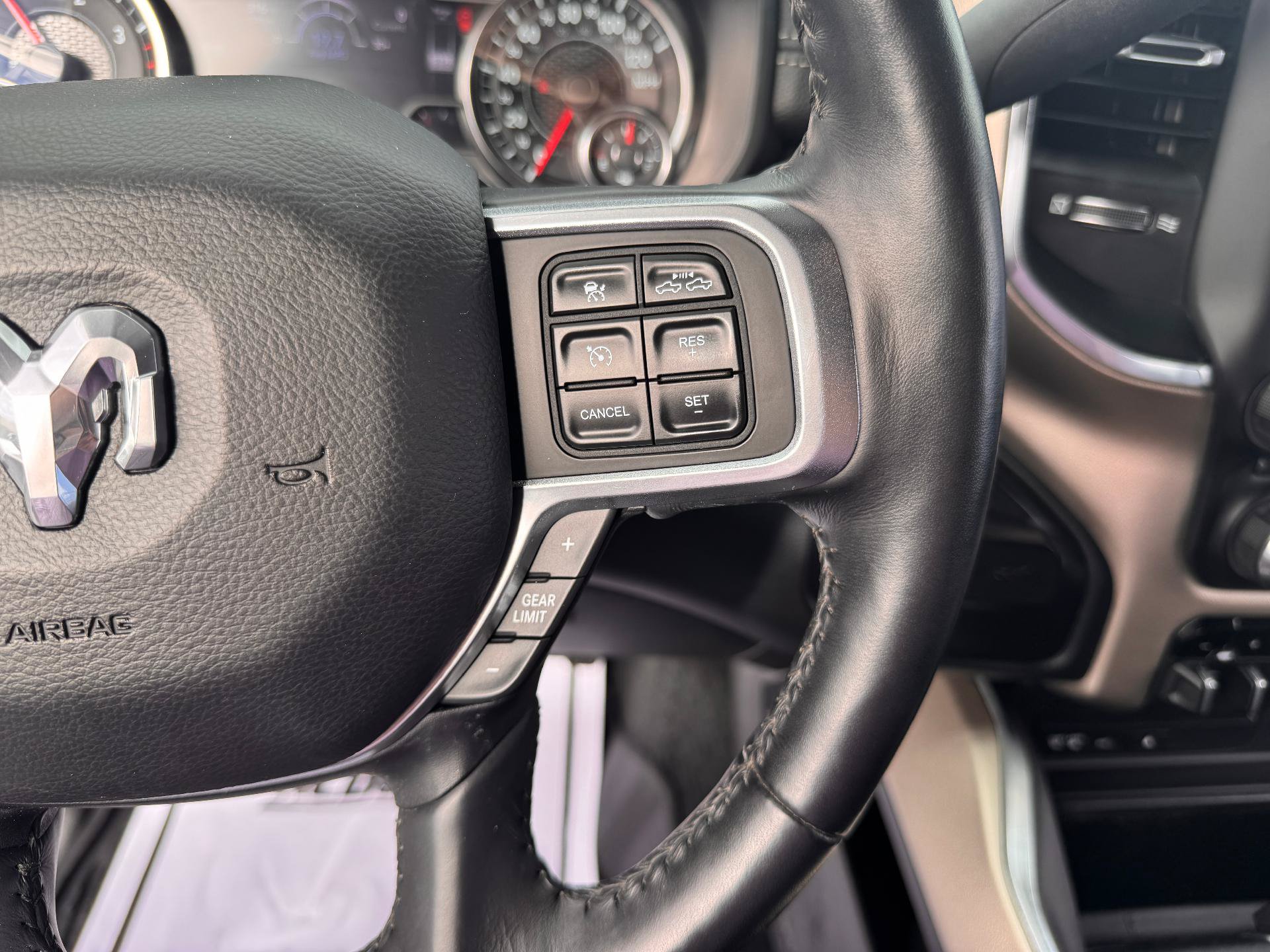 Used 2019 RAM 2500 Laramie AWD/4WD image 23