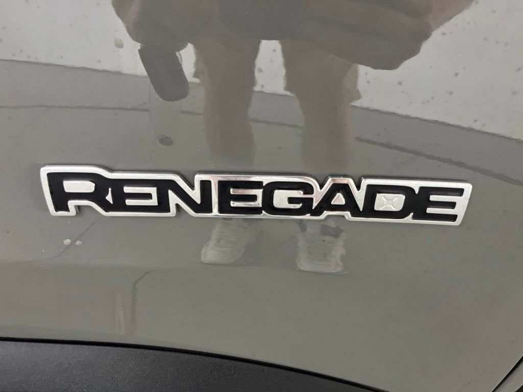 Used 2023 Jeep Renegade Latitude AWD/4WD image 50