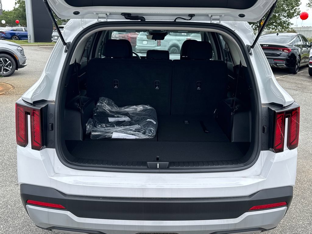 New 2025 Kia Sorento LX image 18