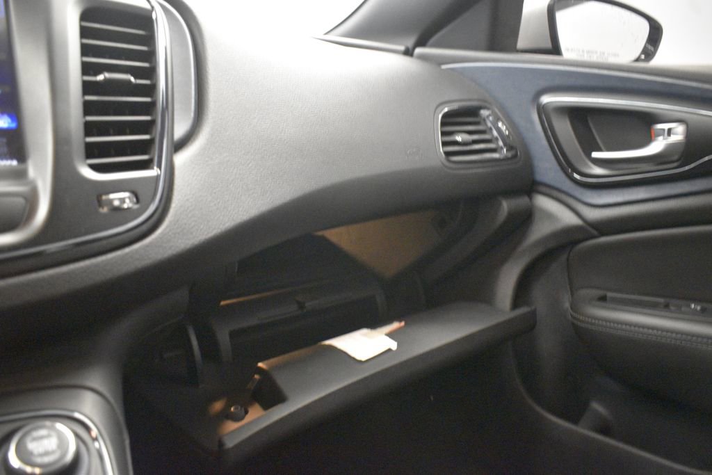 Used 2015 Chrysler 200 S w/ Navigation & Sound Group I image 37