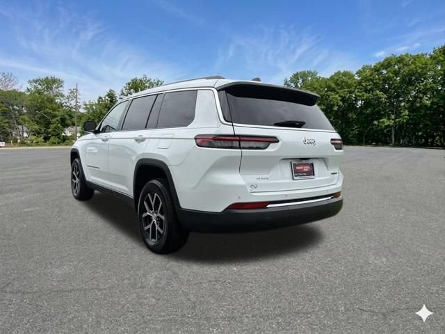 Used 2023 Jeep Grand Cherokee L Limited AWD/4WD image 6