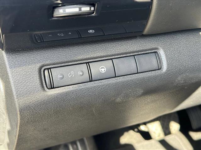 Used 2024 Nissan Pathfinder SV image 19