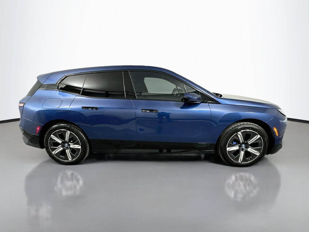 Certified 2024 BMW iX xDrive50 w/ Sport Package AWD/4WD image 4